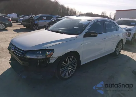 2014 Volkswagen Passat 1.8T Sport z USA, uszkodzony, nr VIN 1VWBS7A37EC118330